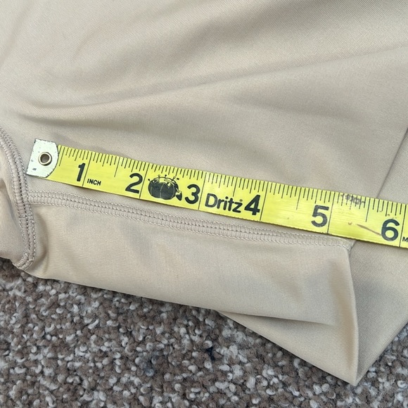 The Spanx 3X RN112121 Beige is a mid-thigh shapewear blend of nylon and spandex - Picture 6 of 10